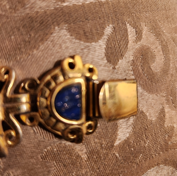 Guy Laroche Paris signed beautiful gold bracelet..Vintage! - Picture 4 of 8